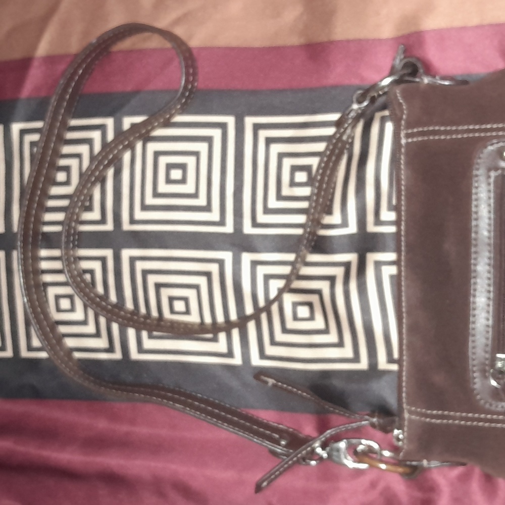 Ana A New Approach Leather Crossbody Purse - Picture 3 of 6